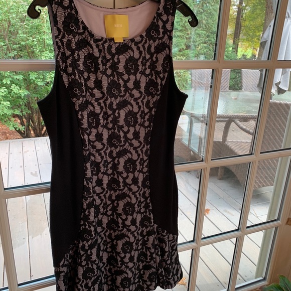 Dress - Picture 5 of 6